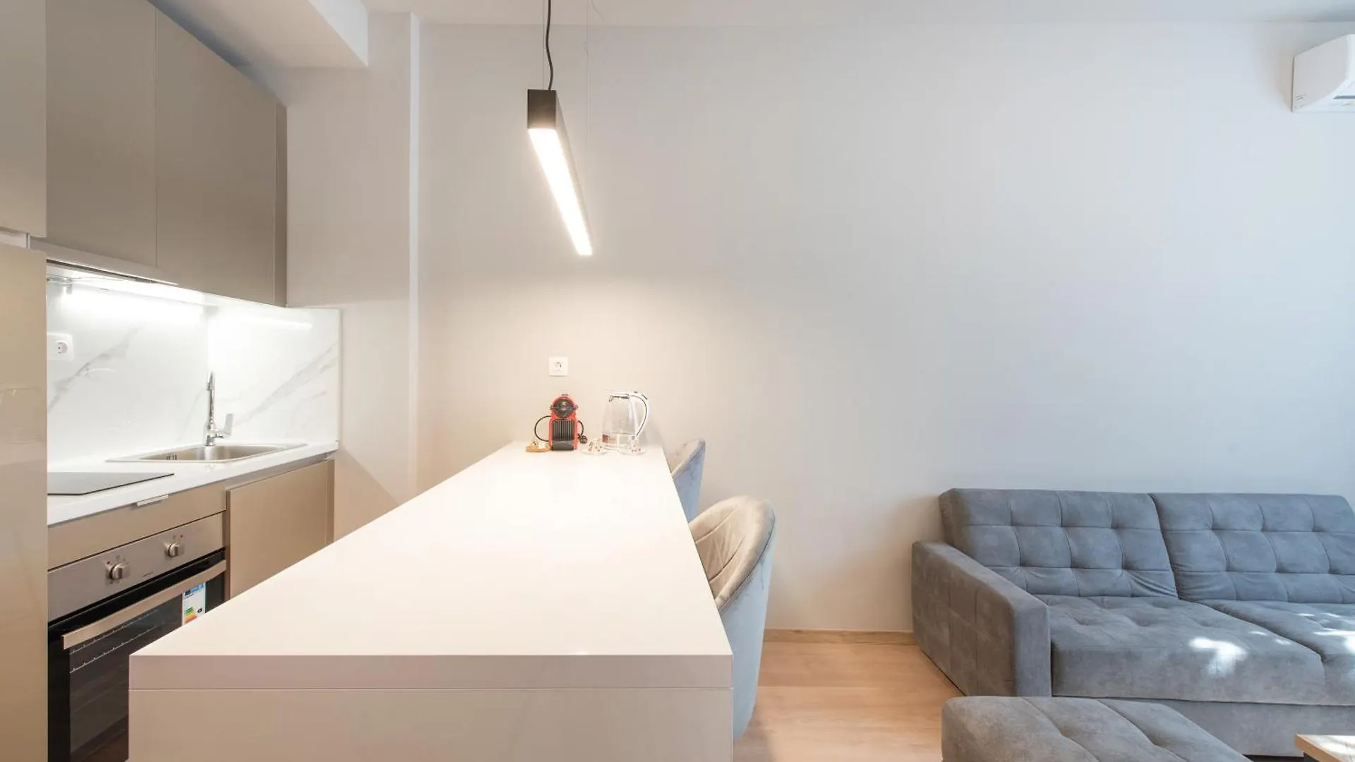 Aura F24 Apartments By Halu! - Vibrant Neighbourhood Tessalónica